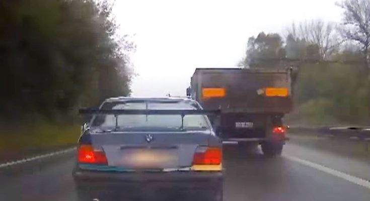 BMW E36 ucieka przed policją